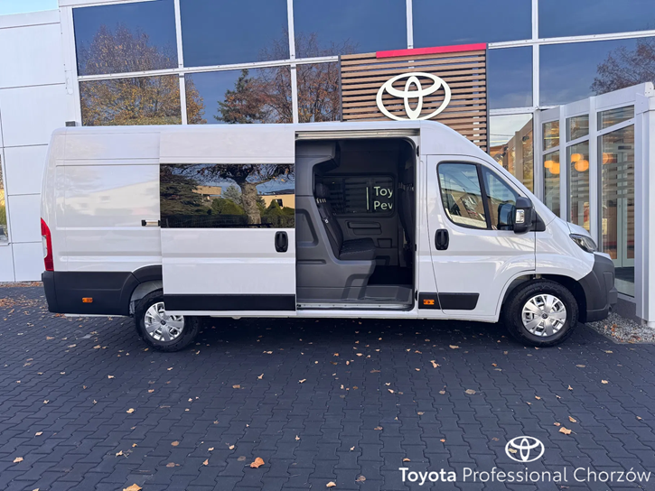 Toyota Professional z zabudową