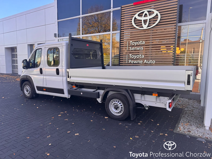 Widok zabudowy auta dostawczego